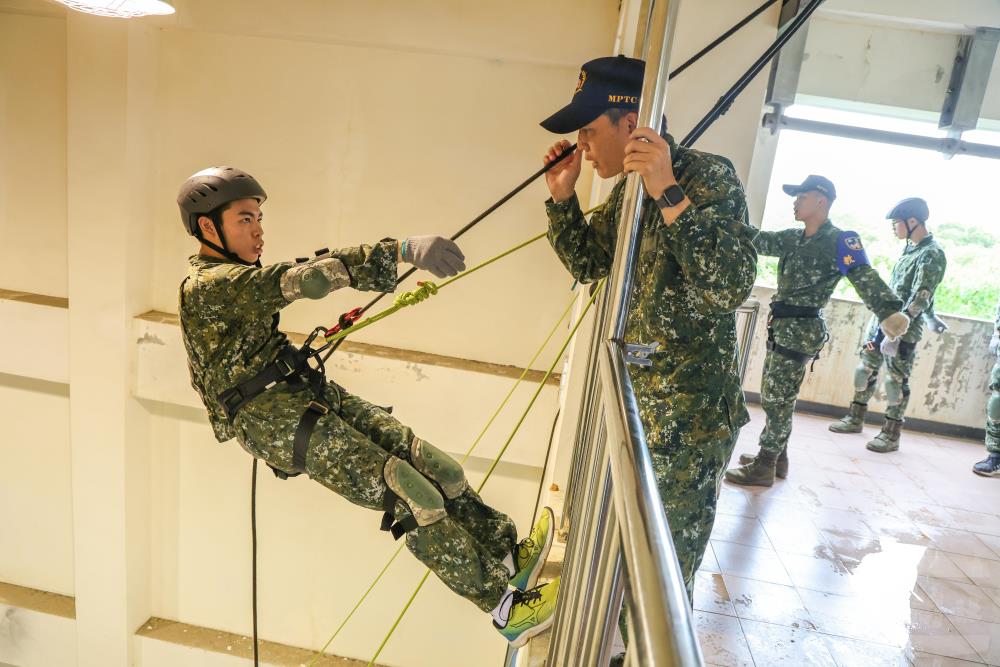 戰鬥營「垂降」體驗