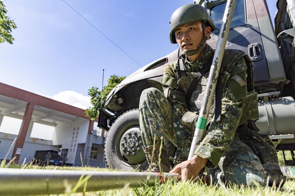 透過訓練強化彼此間默契。（軍聞社記者黃劭恩攝）