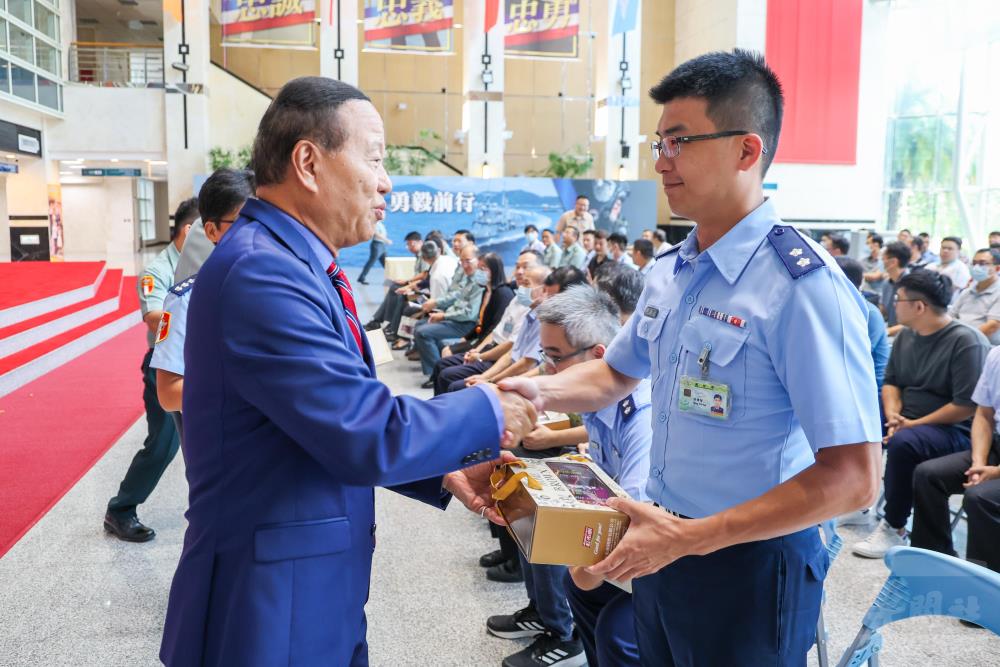 國防部慶祝父親節　柏副部長感謝軍職父親為國付出