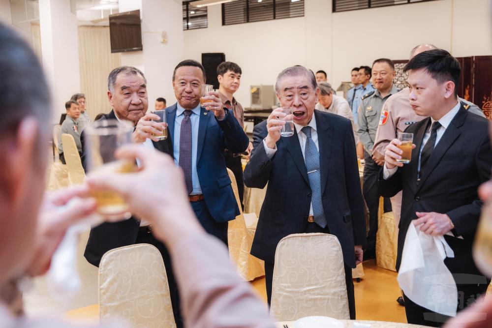 李榮譽理事長舉辦「向國軍致敬餐會」。（軍聞社記者陳彥樺攝）