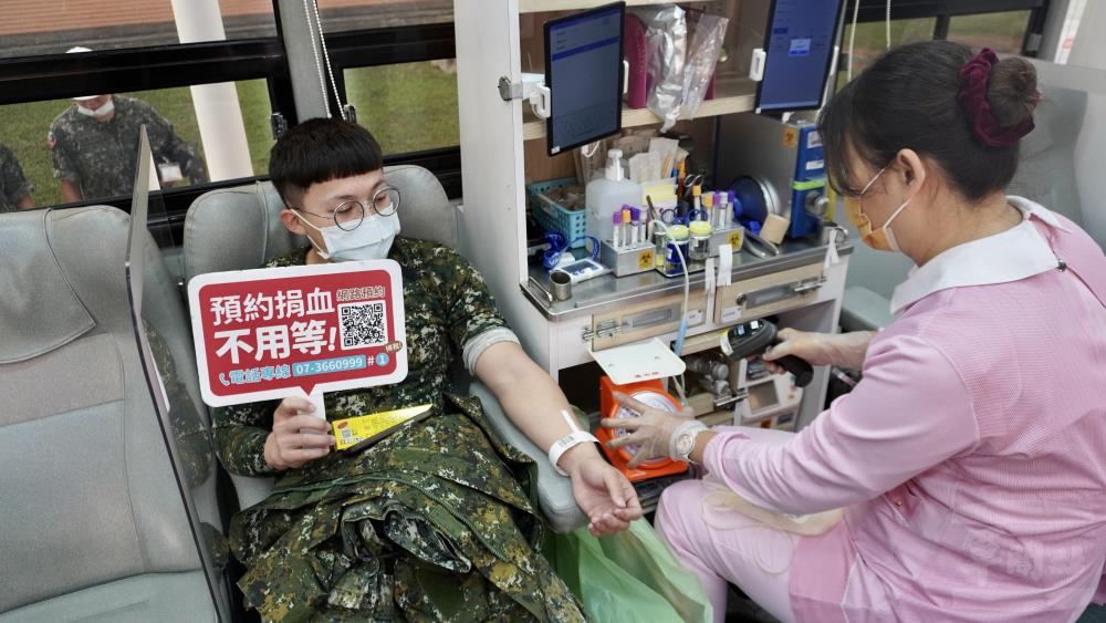 官兵同仁表示，捐血不僅有益於身體健康，更重要的是能幫助社會、挽救生命（陸軍四支部提供）