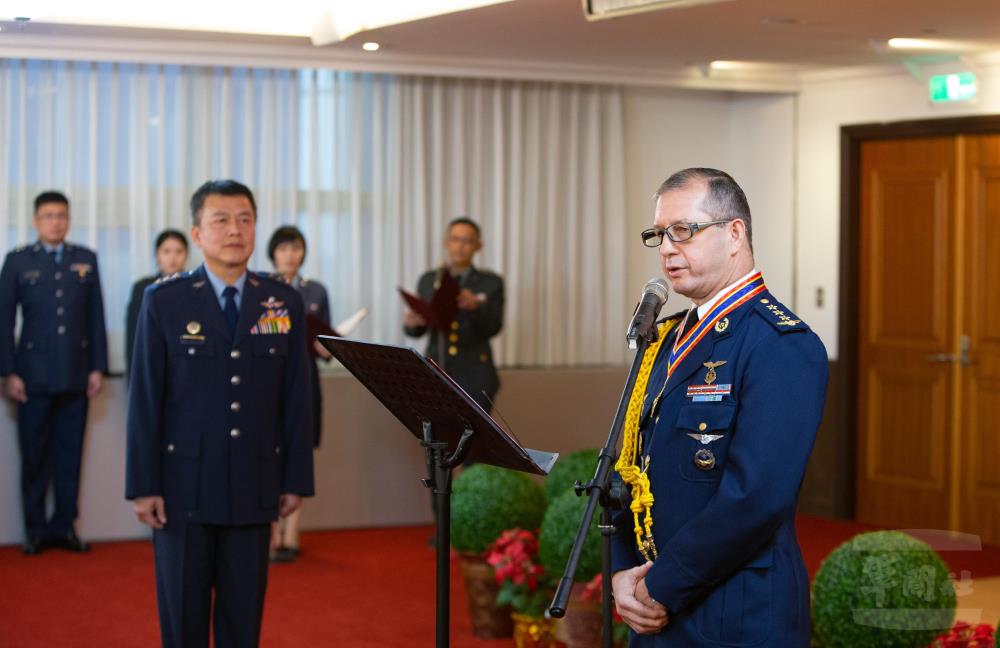 賈佑索上校致詞感謝中華民國國防部在他任內所提供的支持與協助。（軍聞社記者吳柏融攝）