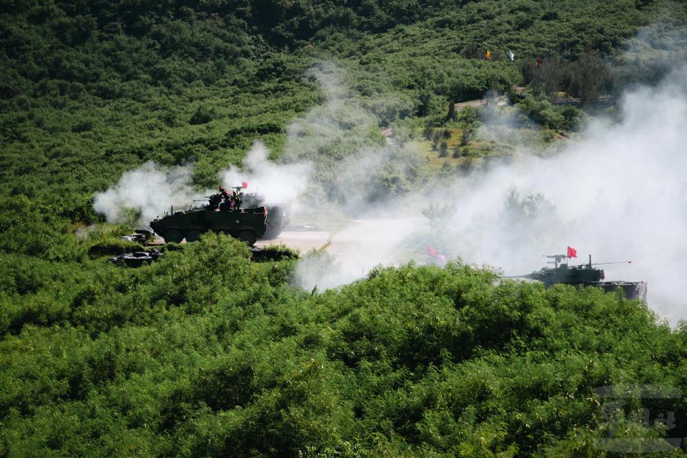 地面部隊運用綿密火力攻擊目標區。（軍聞社記者林庭暉攝）