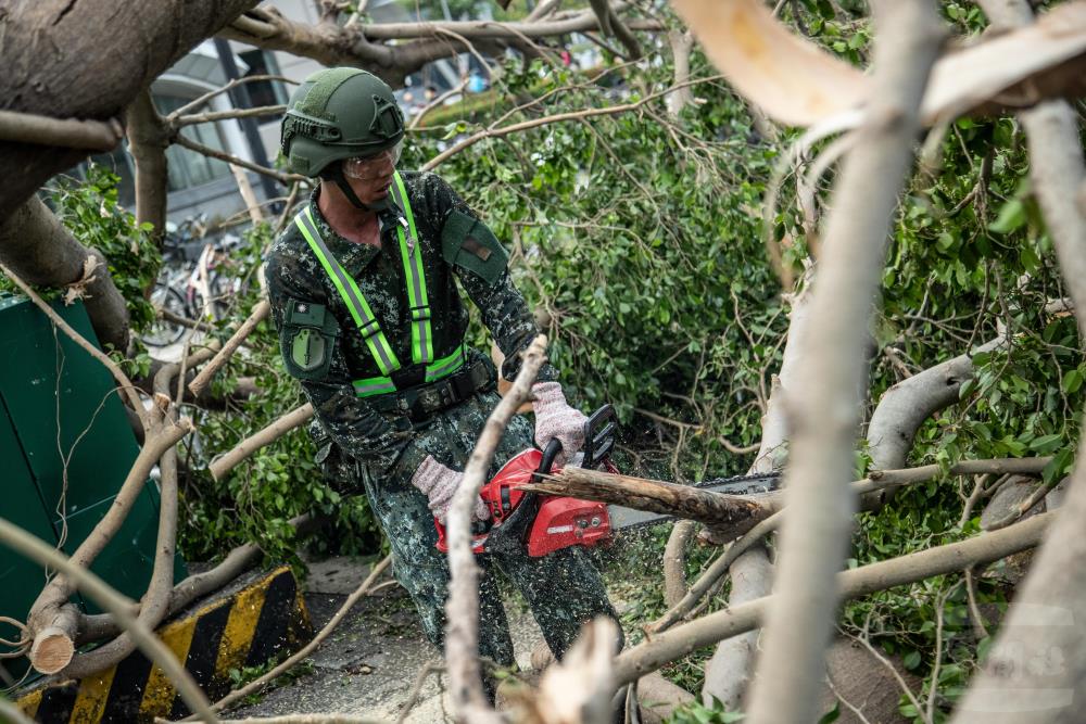 國軍第四作戰區災後復原　協助民眾恢復家園