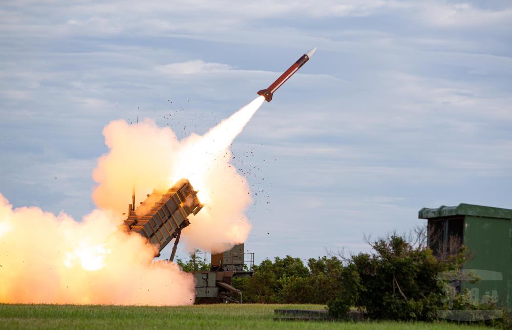 空軍防空部發射「愛國者二型飛彈」。（軍聞社記者吳柏融攝）