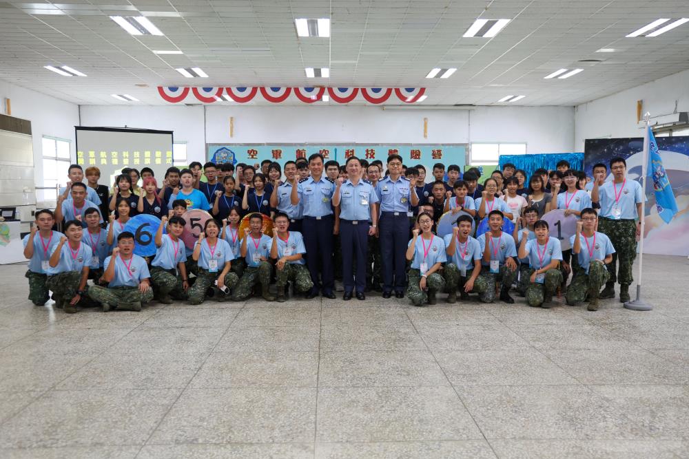 空軍航空技術學院校長李少將主持開訓典禮。（軍聞社記者莊家宏攝）
