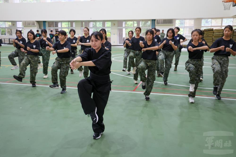 八極拳體驗。（軍聞社記者莊家宏攝）