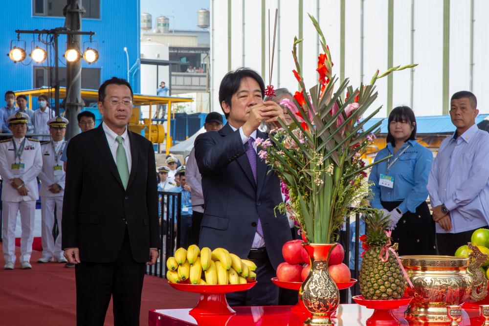 賴總統祈福祭祀儀式，希望造艦過程平安順利。（軍聞社記者莊家宏攝）