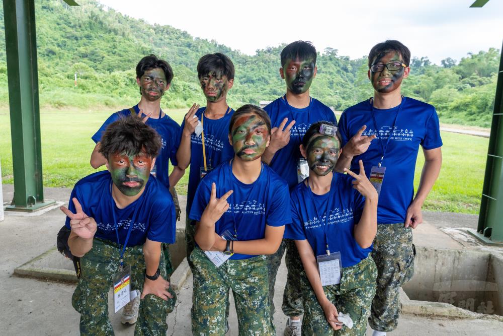 偽裝欺敵課程給予學員豐富的實作體驗。（軍聞社記者吳冠萱攝）