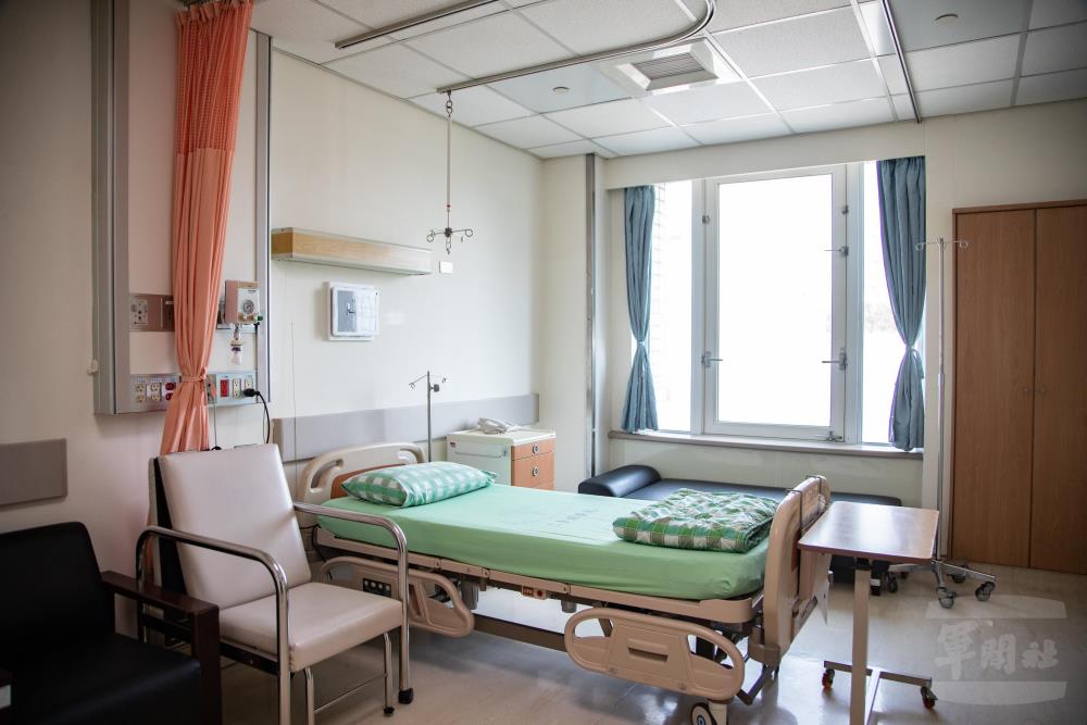 移植專責病房整體空間設計以舒適、安全感為主題。（軍聞社記者吳柏融攝）