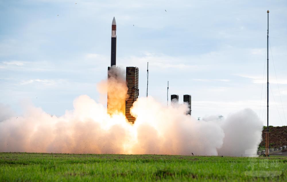 空軍「天弓三型飛彈」實彈射擊。（軍聞社記者吳柏融攝）