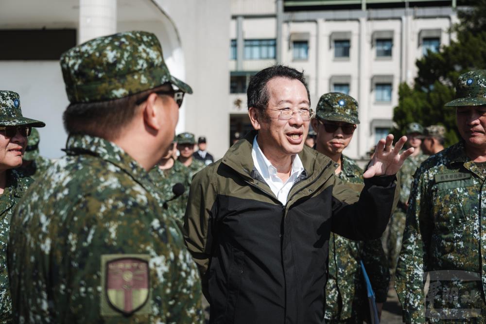 顧部長視導無人機訓練場地。（軍聞社記者陳彥樺攝）