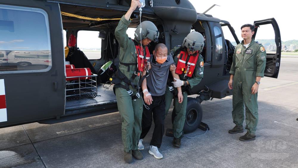 空軍救護隊日前執行海上救護任務。（取自中華民國空軍臉書粉專）