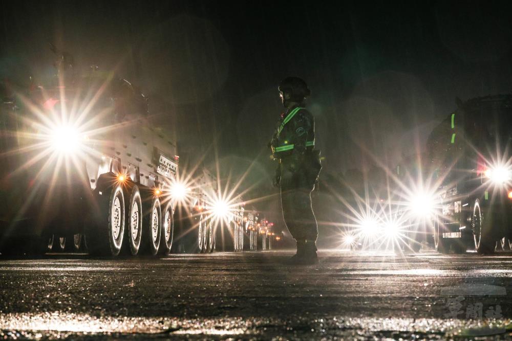 陸軍機步333旅完成行軍序列及機動前準備。（軍聞社記者周昇煒攝）