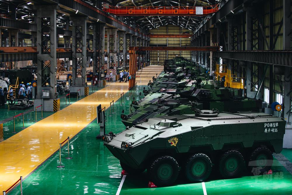 The CM34 armored vehicle demonstrates the effectiveness of indigenous-made vehicle manufacturing (photographed by reporter Ko Peng-hsin, Military News Agency)