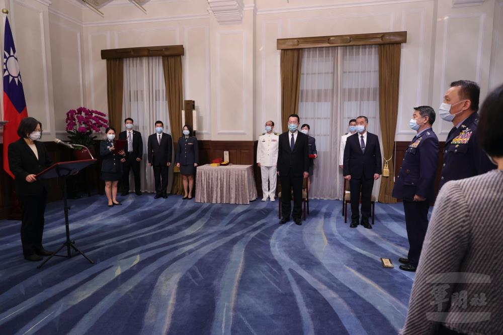 The President presided over the decoration and promotion announcement of high-ranking military officers (Photo provided by the Presidential Office)