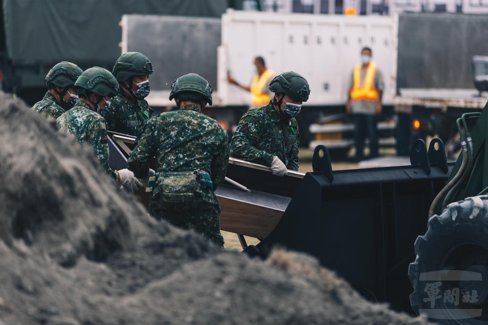 The Armed Forces took part in the "Min'an No. 7 Exercise" in Hsinchu to verify the results of integrated disaster relief
